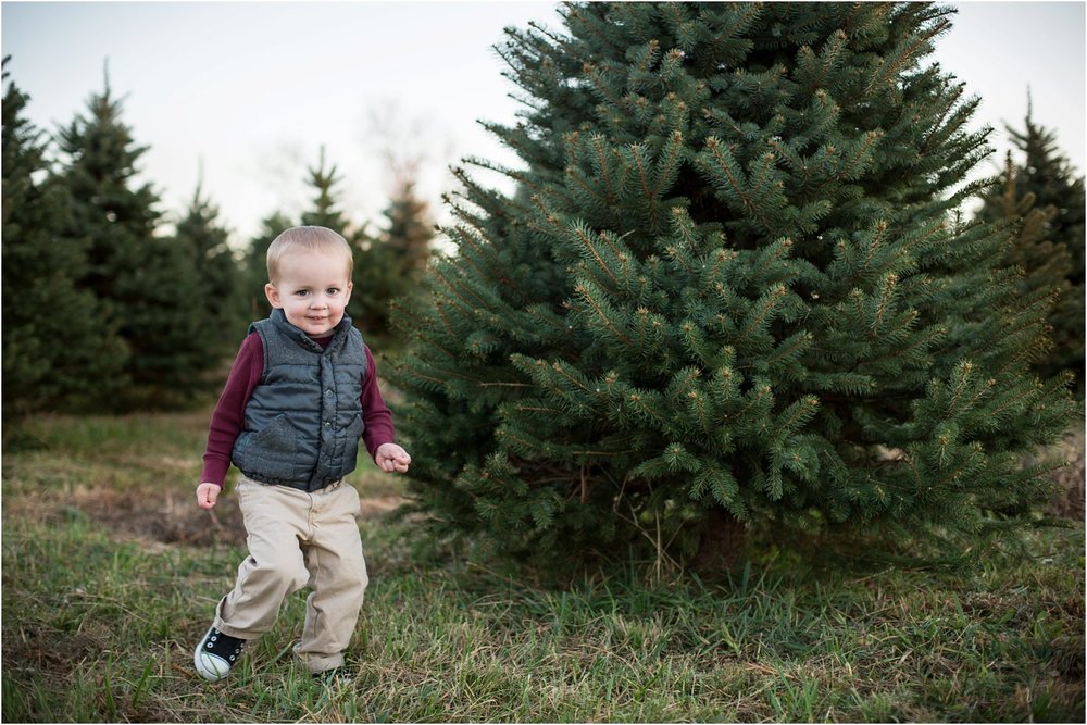 Evergreen_Christmas_Tree_Farm_Keezletown_VA_Family_0018.jpg