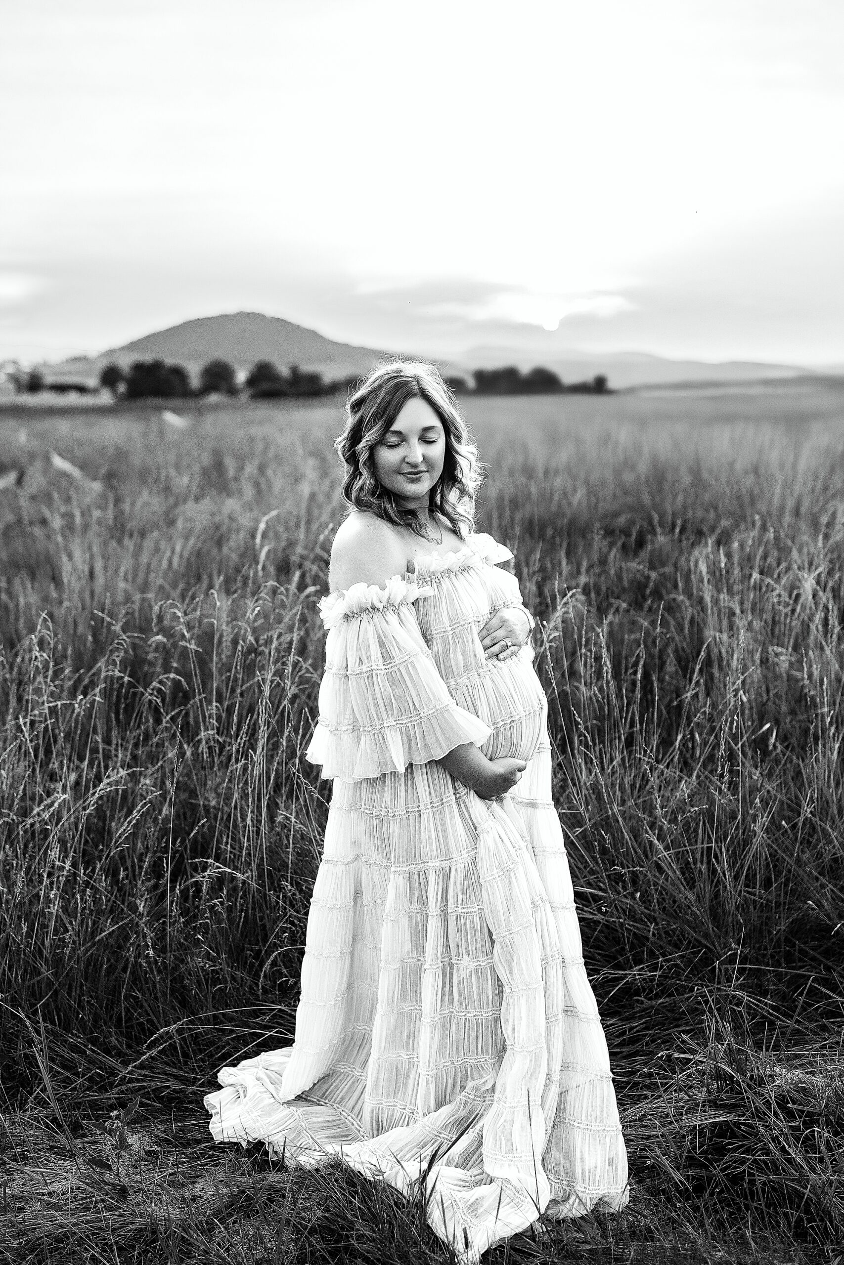 Black and white maternity portraits